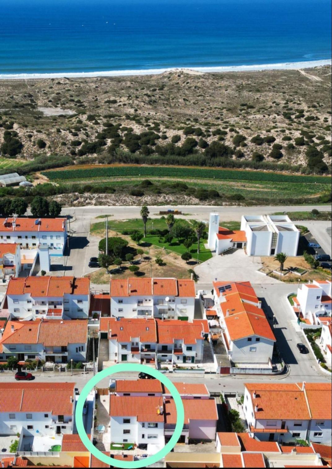 Supertubos House Peniche Bed & Breakfast Атогия да Балея Екстериор снимка